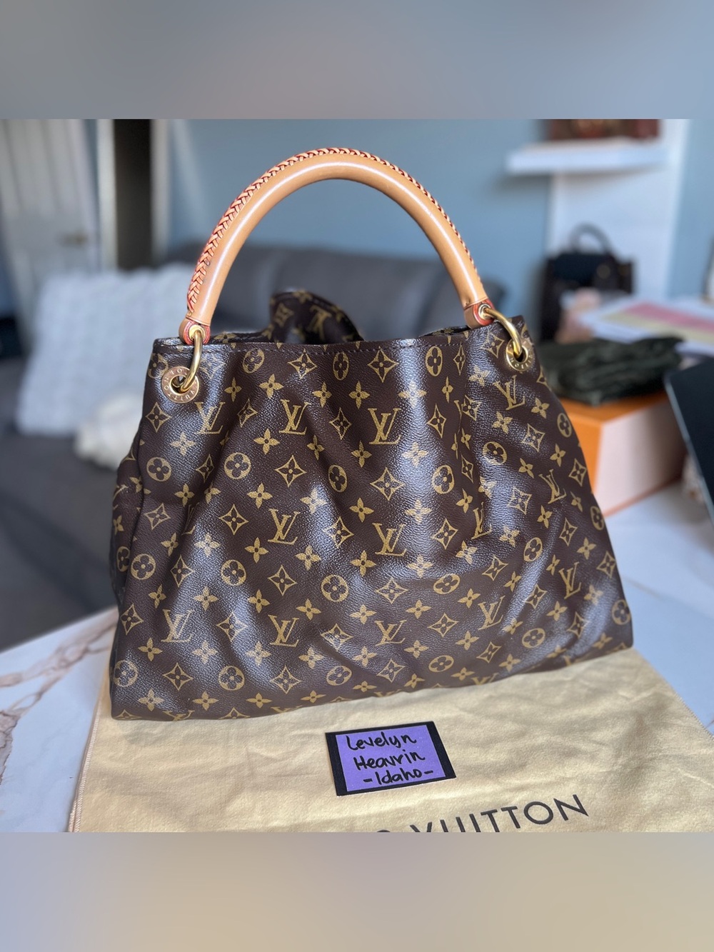 Authentic Louis Vuitton Artsy MM Monogram